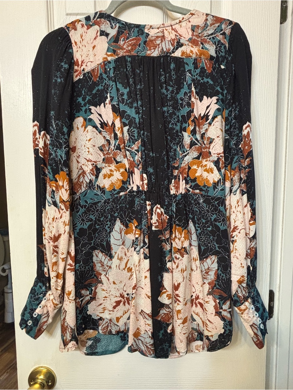 Free People Teal Floral Plunge Button-Down Top - Picture 4 of 7
